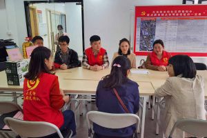 浓浓关爱暖人心，押球集团官网押球集团官网押球集团官网押球集团官网首页-押球(中国)-押球(中国)
集团党支部慰问困难单亲家庭